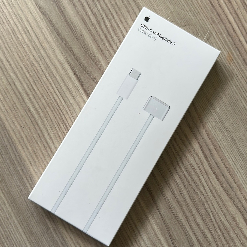 UNOPENED APPLE USB-C MAGSAFE-3 (2m)